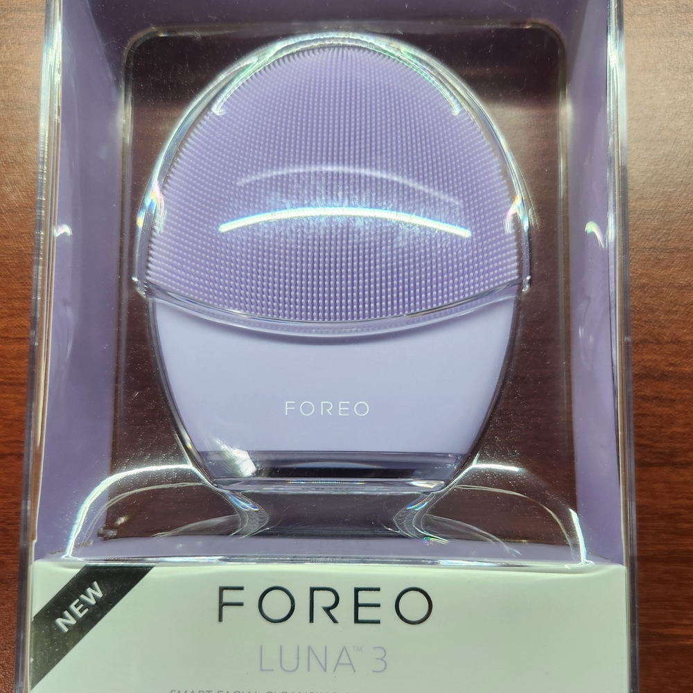 FOREO Skincare Device - Soft Purple